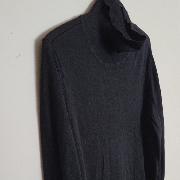 Women's Black Sweater - Picture 4 of 5